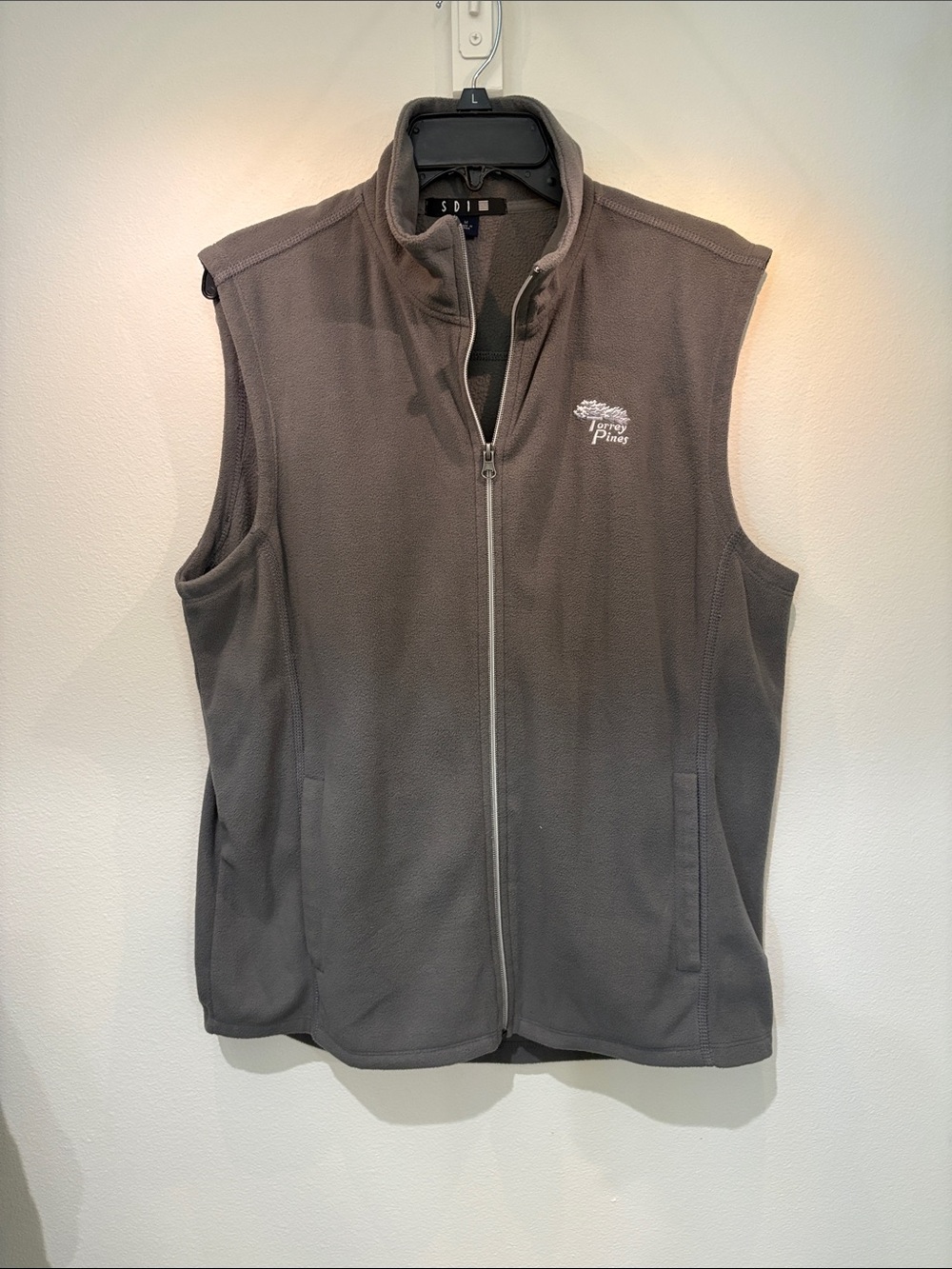 Men's Gray Zip-Up Fleece Vest
